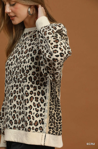 UMGEE Leopard Print Waffle Knit Pullover