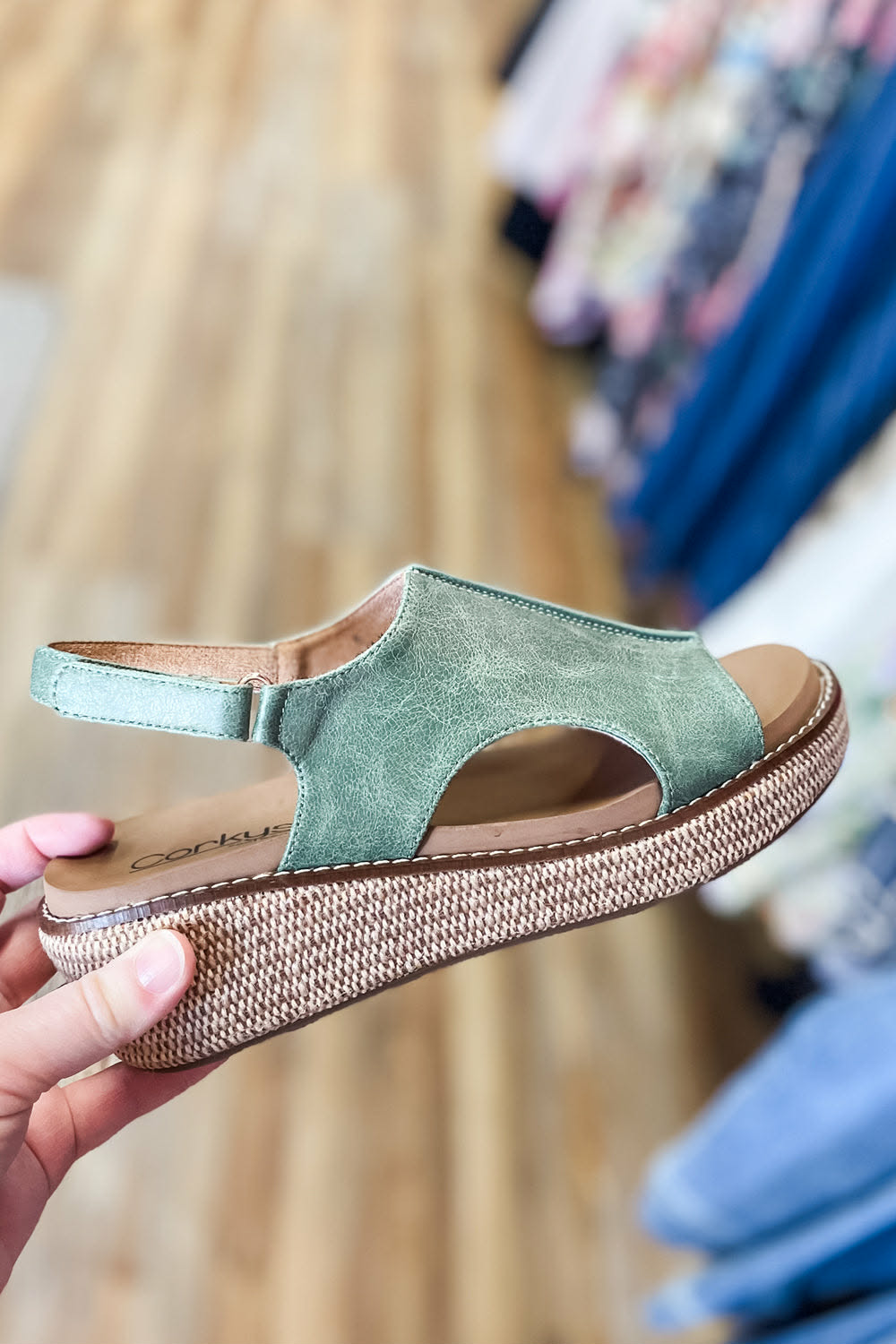 Corky Volta Leaf Green