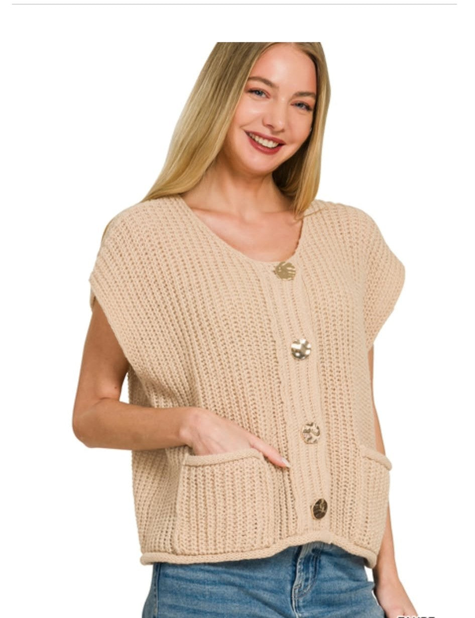 4 button sweater vest in Taupe