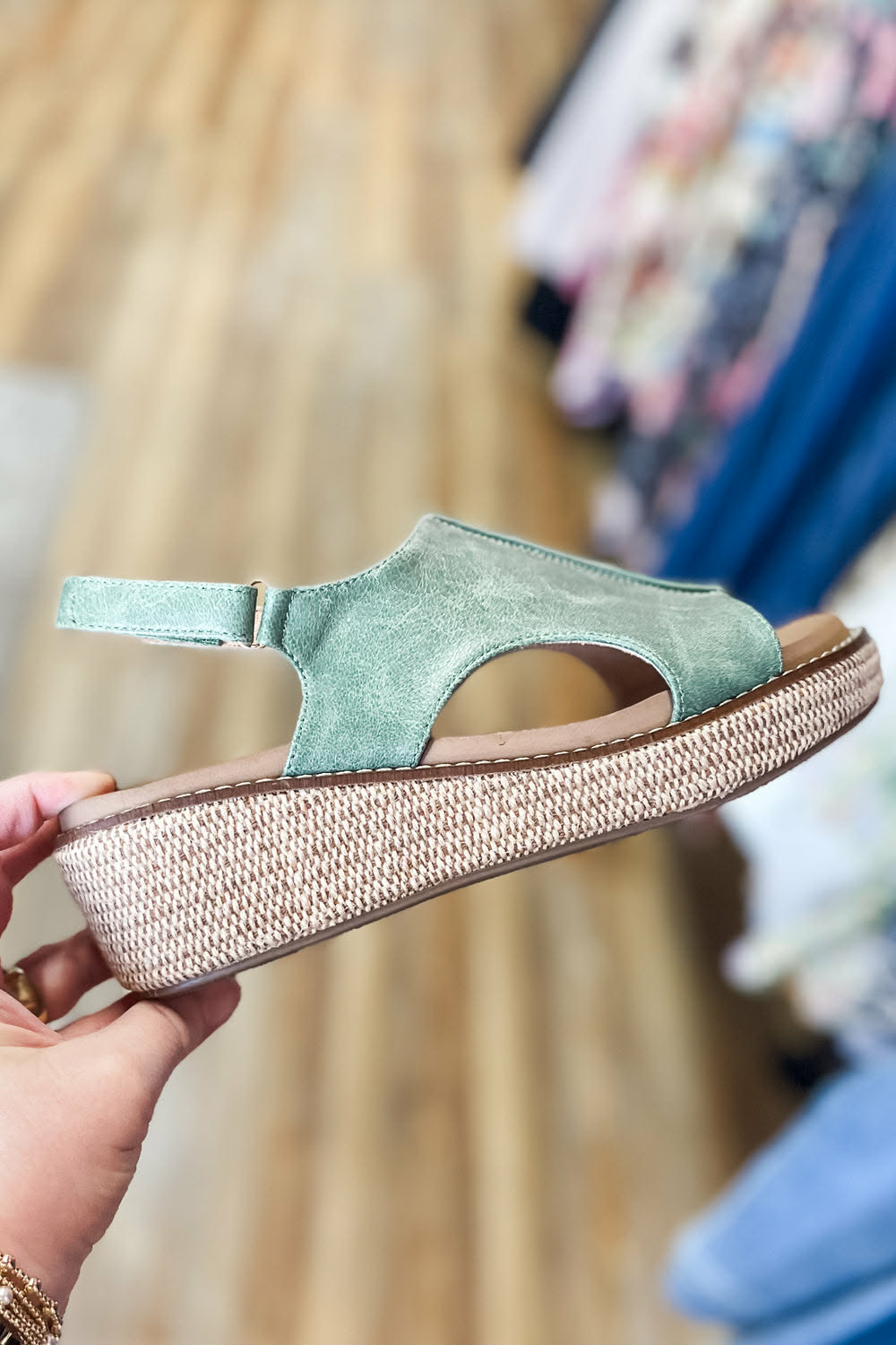 Corky Volta Leaf Green