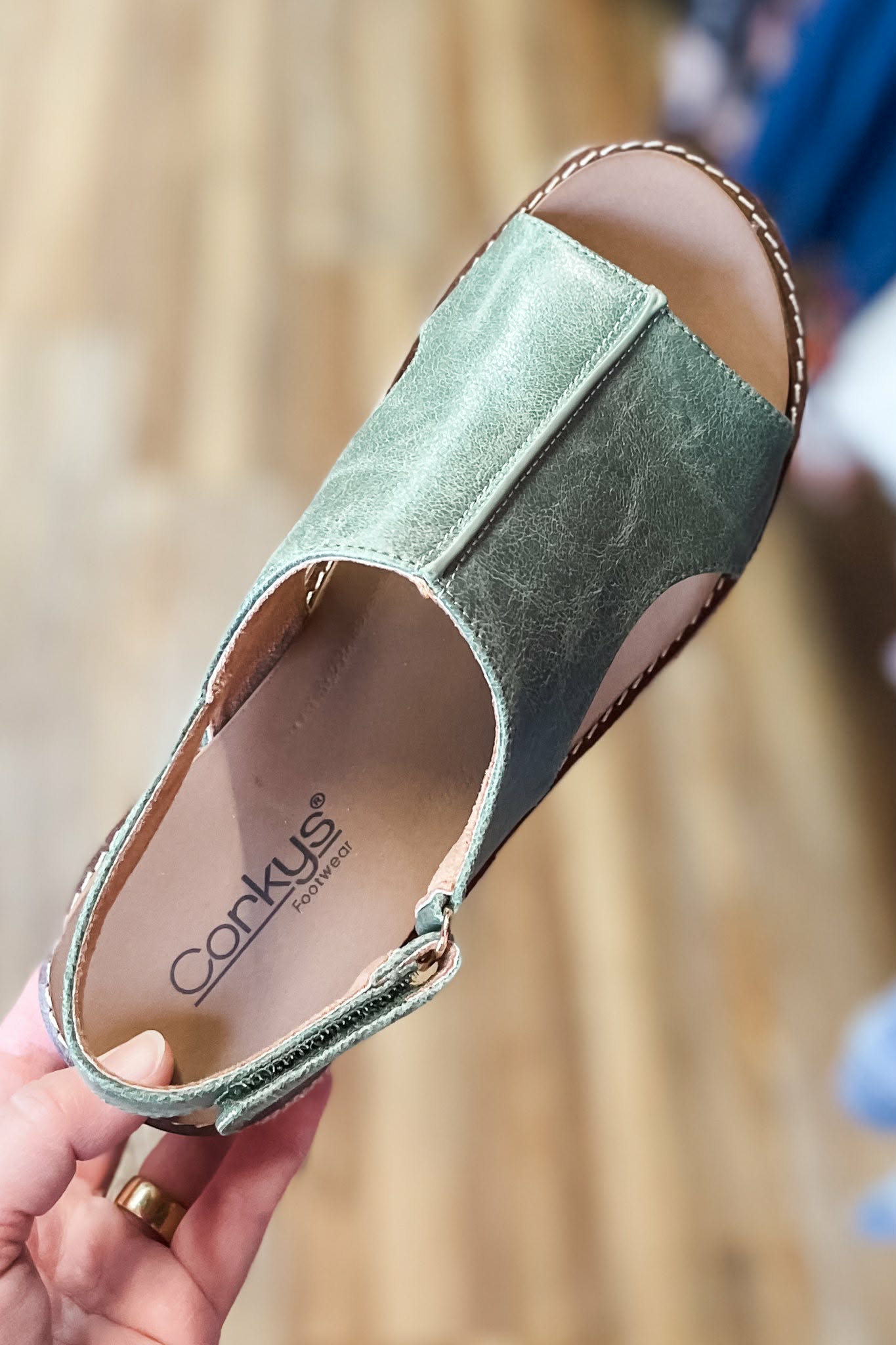 Corky Volta Leaf Green